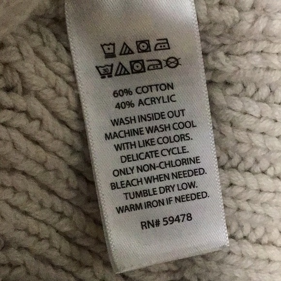 Kids Sleeveless sweater vest belted and buttons in front - Picture 6 of 7